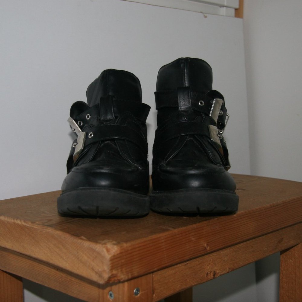 Cut Out Booties - Picture 5 of 7